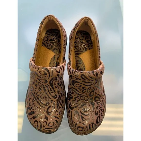 Boc BORN Size 6M Peggy Clogs Embossed Leather Slip On Clogs Wedge Women Brown - Picture 2 of 6